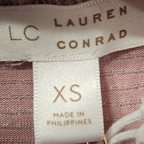 LC Lauren ConRad off shoulder shirt Pink W/Silver Metallic Stripes Size XS Woman - Picture 9 of 11